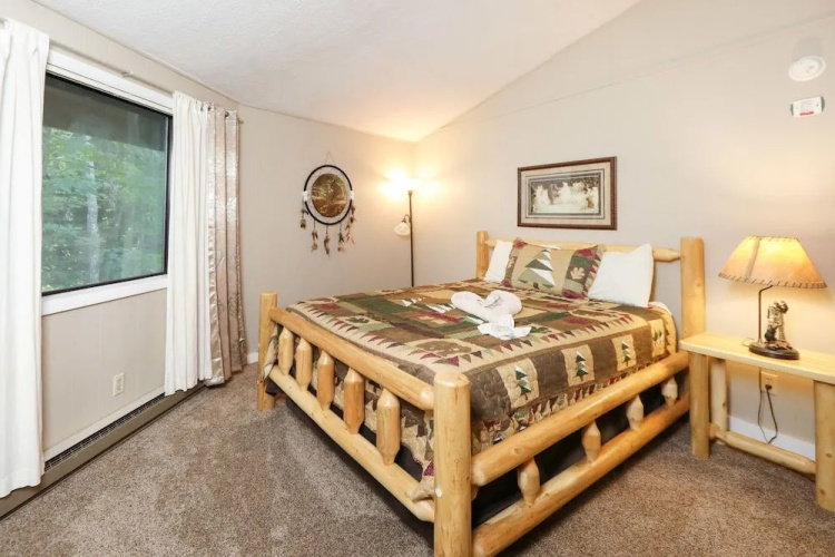 1429 Zurich Rd Chalet