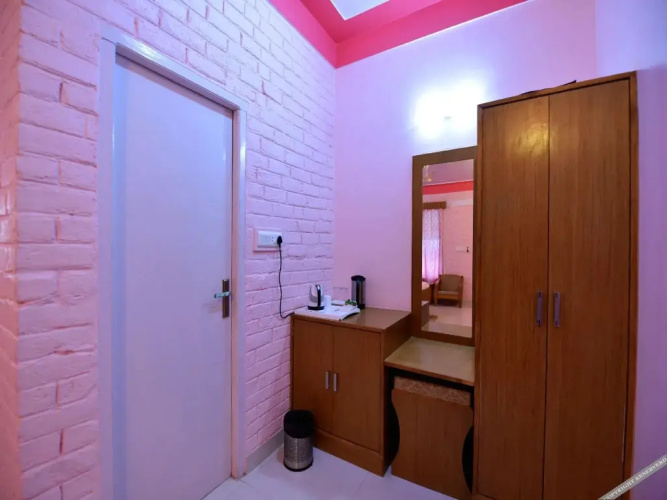 Sunshine Resort by OYO Rooms