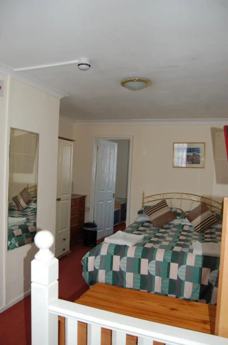 Weatherbury Hotel