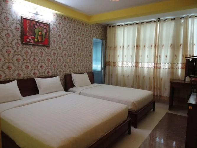Standard Triple room