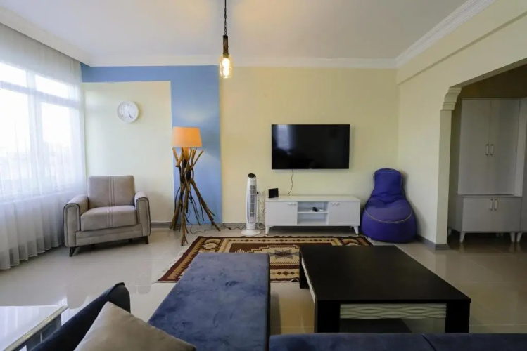 Central and Comfy Flat With Balcony in Muratpasa