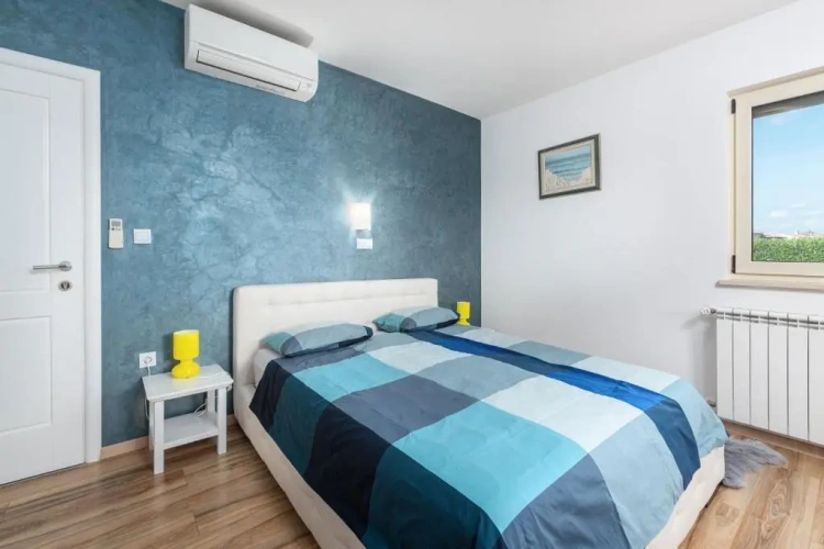 4 Bedrooms Villa