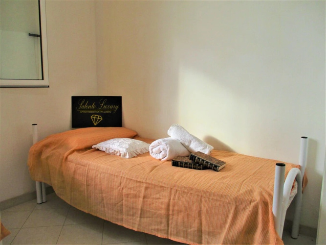 Torre Dell Orso Villa With Climate and Private Parking