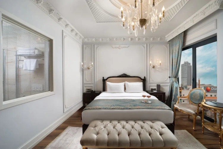 Superior Double room with city view