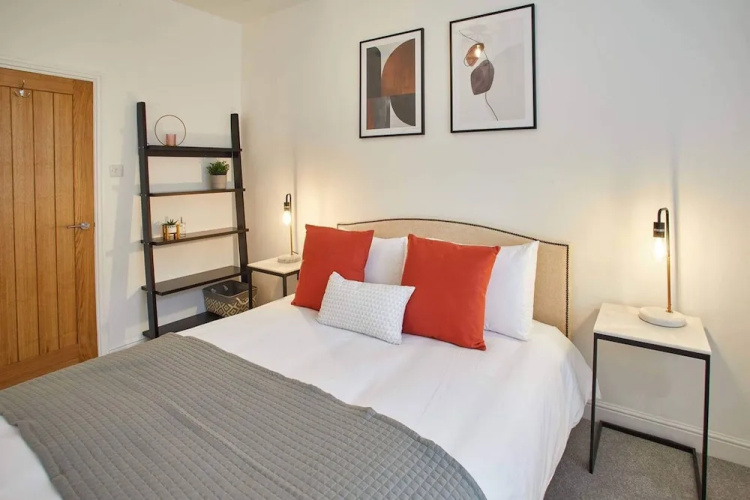 Host Stay Routh Walk