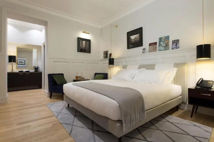 Roof Suite Rome Suitable for 6 Persons