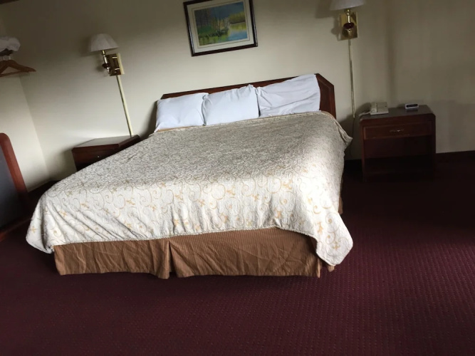 Hometown Inn