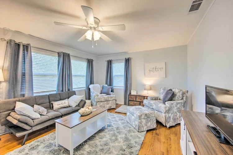2 Bedrooms Cottage