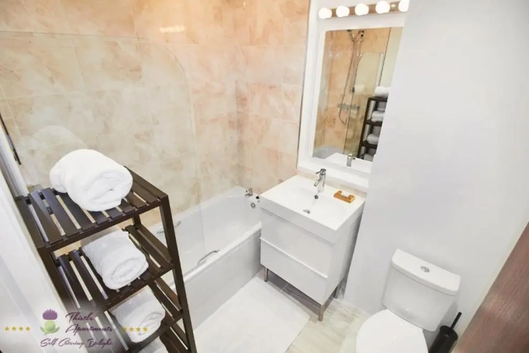 2 Bedrooms Apartment