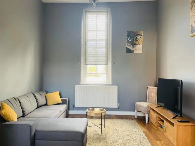 2 Bedrooms Apartment