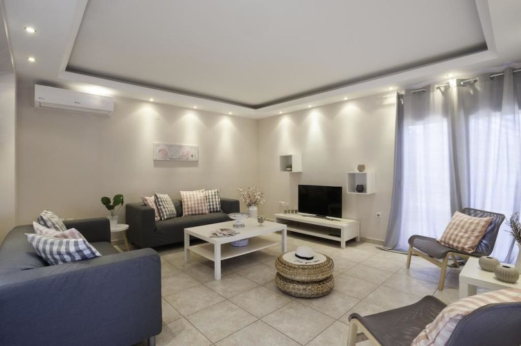 Laugh & Life House