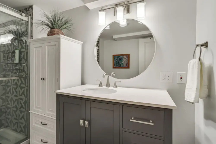 Chic Minneapolis Apt - 6 Blocks to Lake Nokomis!