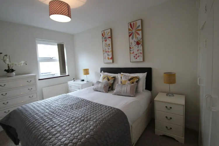 Chariotts Place