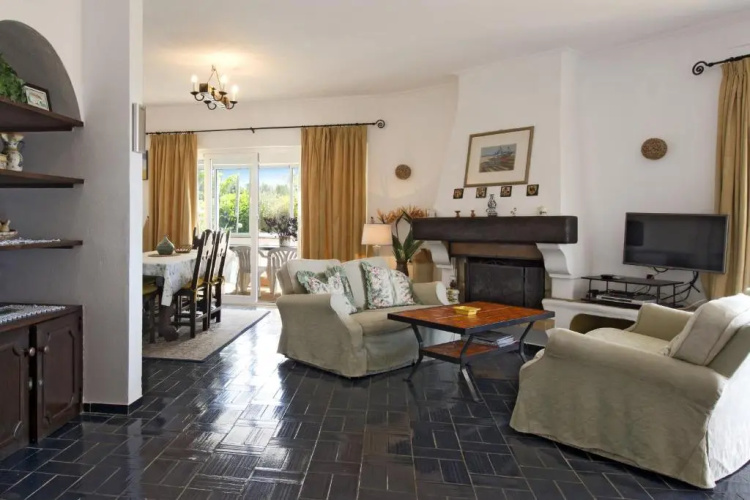 607 Villa Lorena