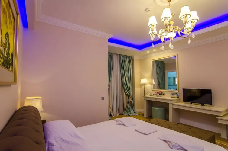 Phoenicia Royal