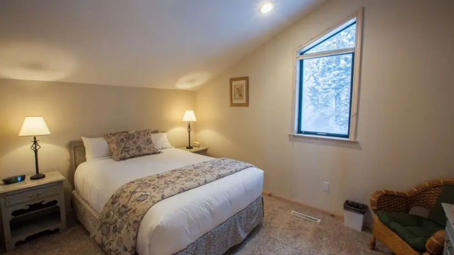 1620 Deer Path