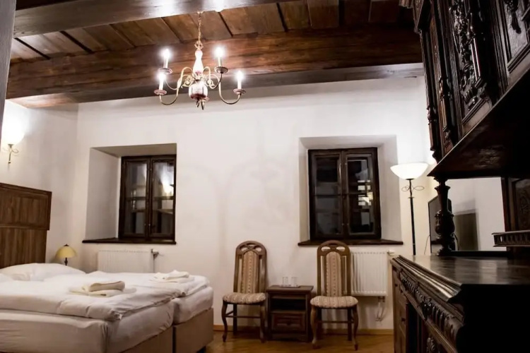 Chateau Goldenstein