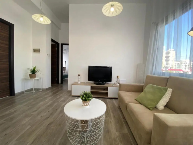 Modern Apartment Valentino GL144