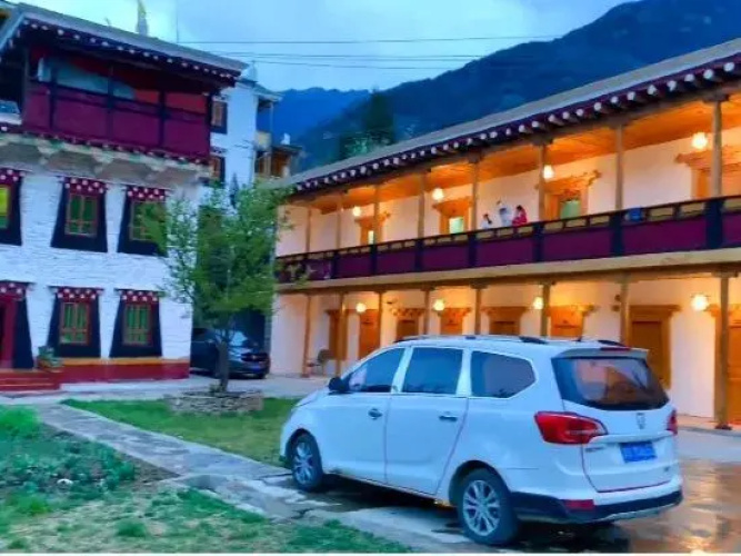 Danba Cosa Xikang Homestay