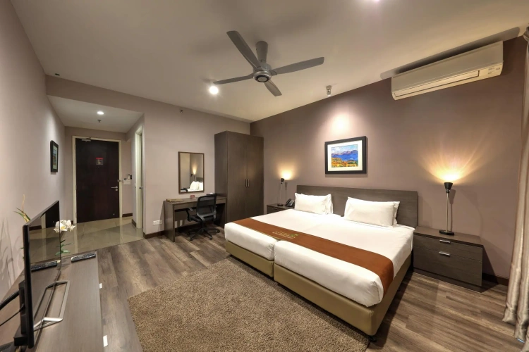 Standard Twin Suite