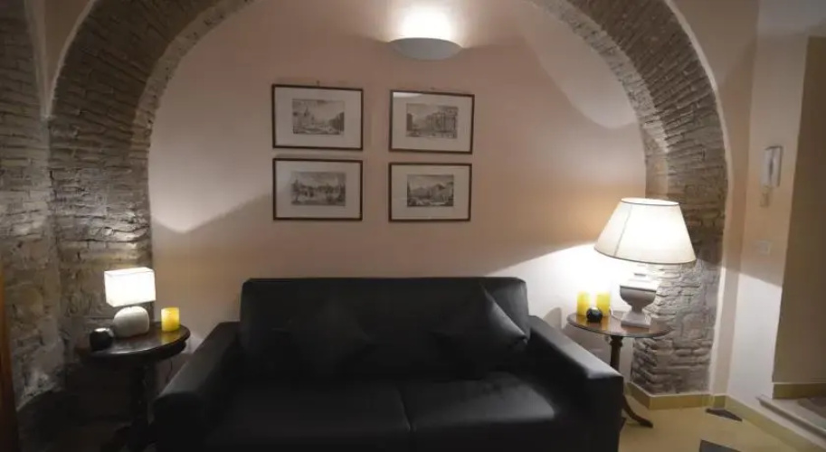 Luxury Art Apt With Terrace in Trastevere, Serviced by Hostmaker