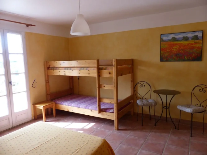 4 Bedrooms Cottage