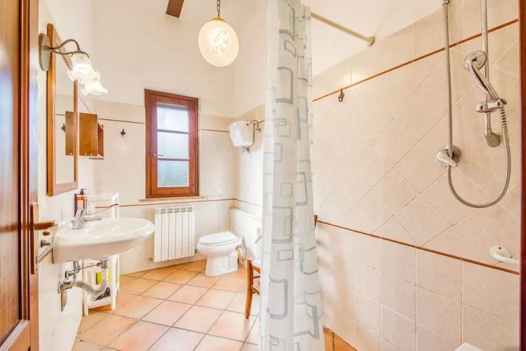 Broom apt With Shared Pool