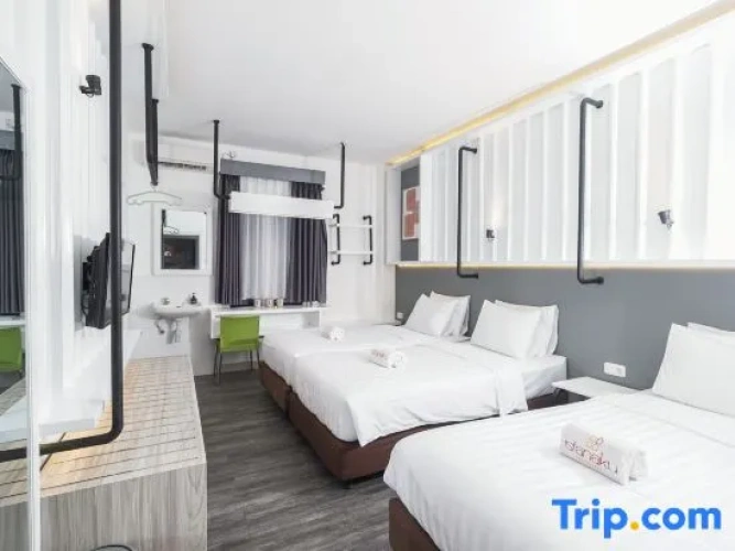Standard Triple room
