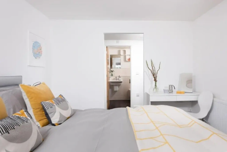 4 Bedrooms Cottage