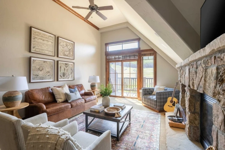 4 Bedrooms Cottage