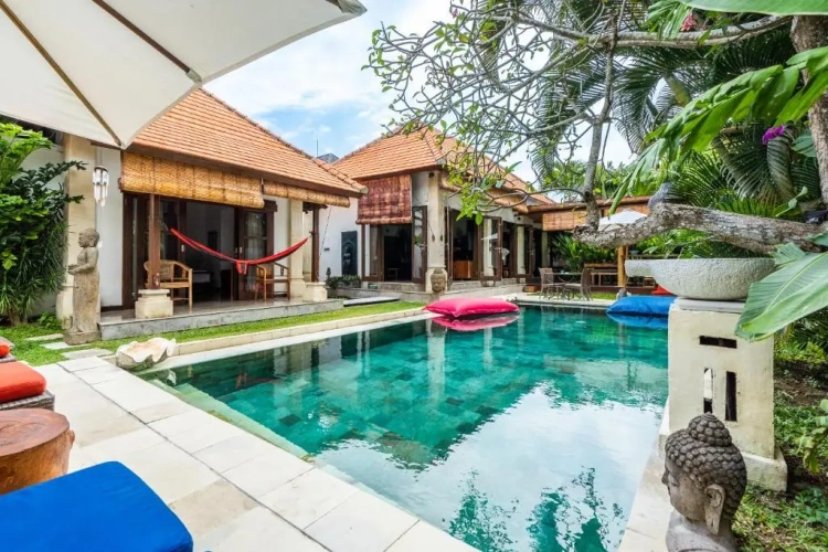 2 Bedrooms Villa