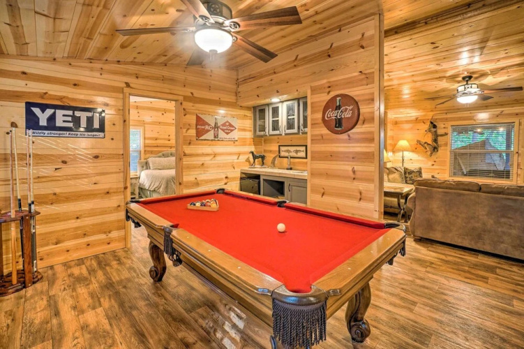Broken Bow Oasis: Hot Tub, Fire Pit & Patio