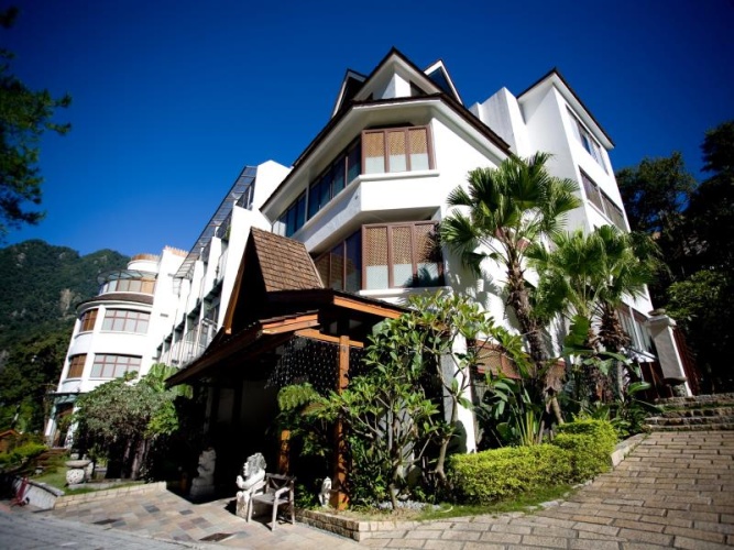 Superior Quadruple Suite