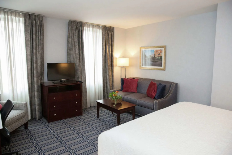 Hampton Inn & Suites Providence Downtown