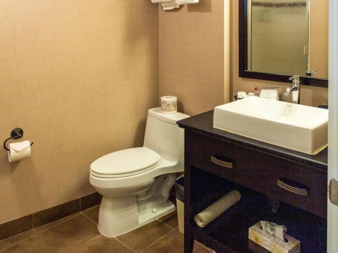 Quadruple Family Suite