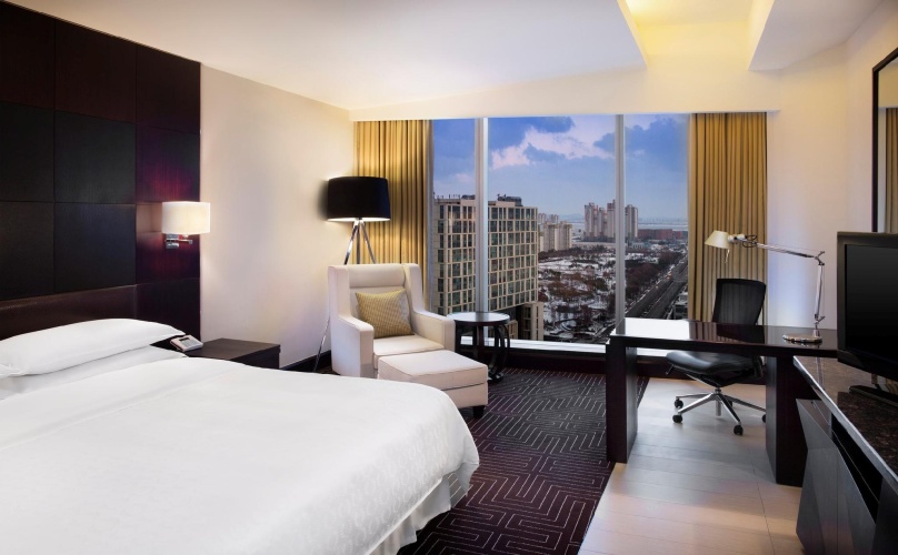 Standard Double room with city view
