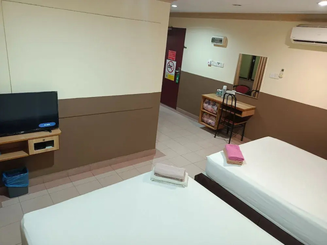 FullyWell Hotel