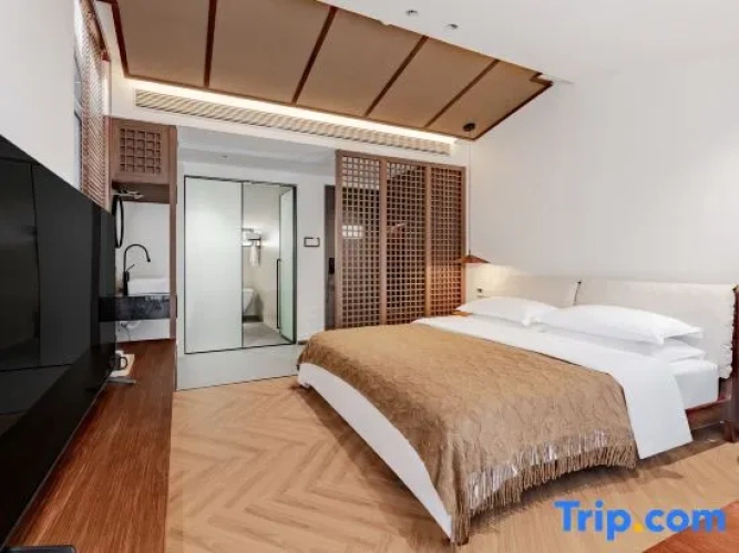 3 Bedrooms Suite with balcony