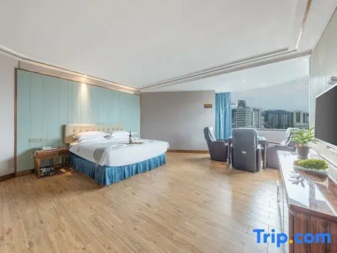 Deluxe Family Suite