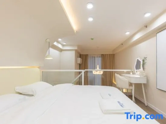 1 Bedroom Standard Double room with city view