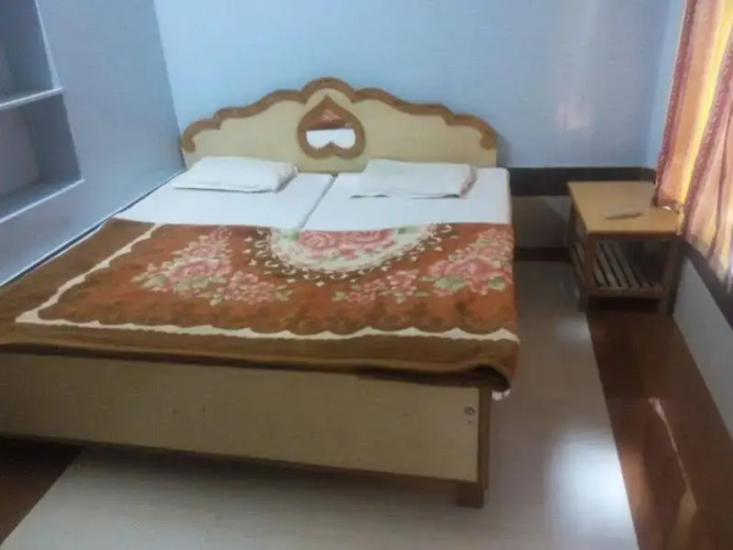Hotel Sarovar