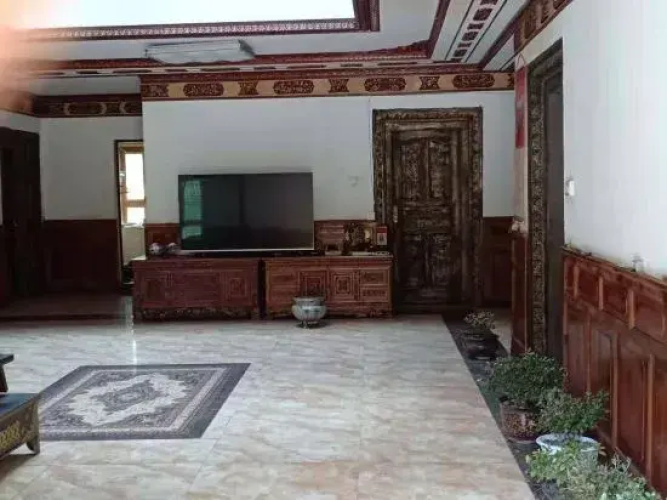 Danba Jiangji B & B