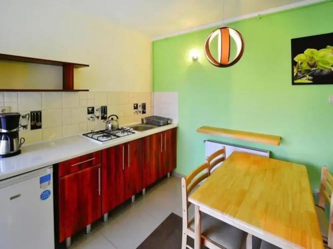 Spacious Holiday Home With Private Garden
