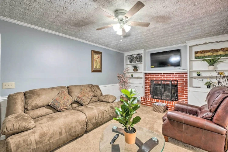 4 Bedrooms Cottage