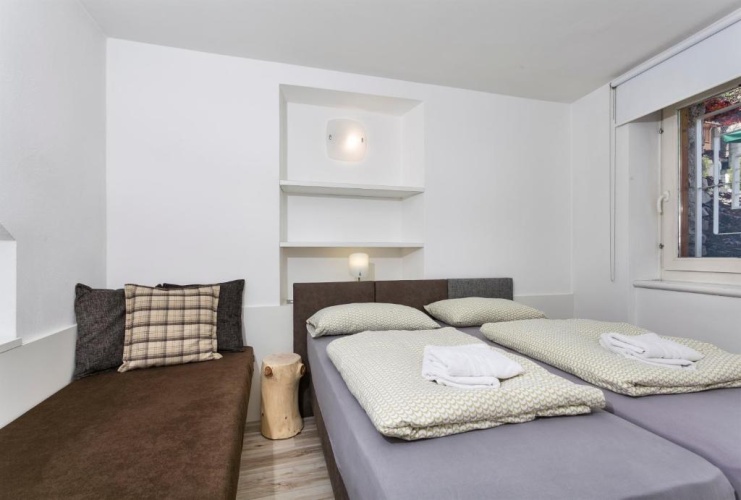 2 Bedrooms Apartment