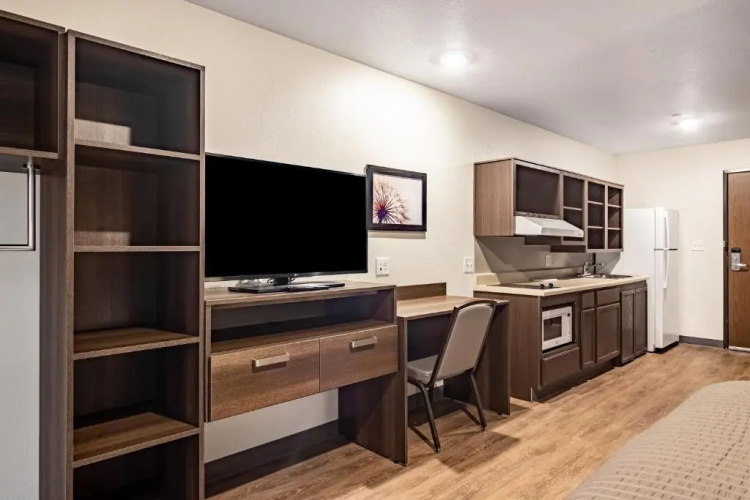 WoodSpring Suites Toledo Maumee