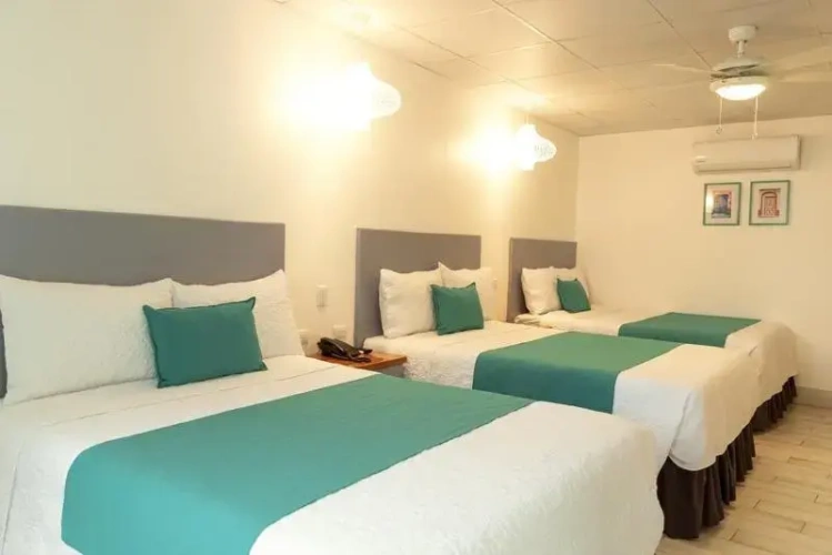 Standard Triple room