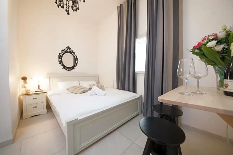 2 Bedrooms Single Apartment with balcony