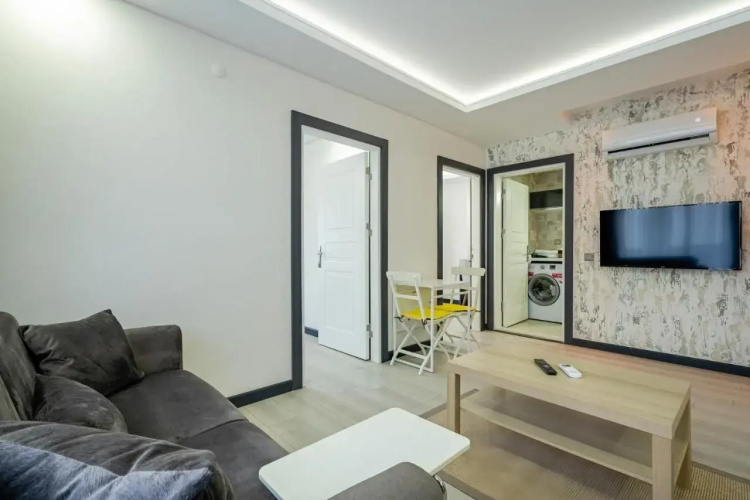 Eluxio Suite Hotel