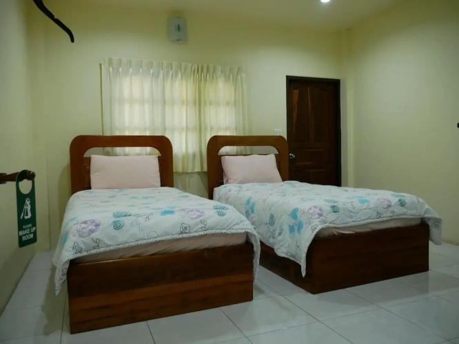 Standard Twin room with balcony